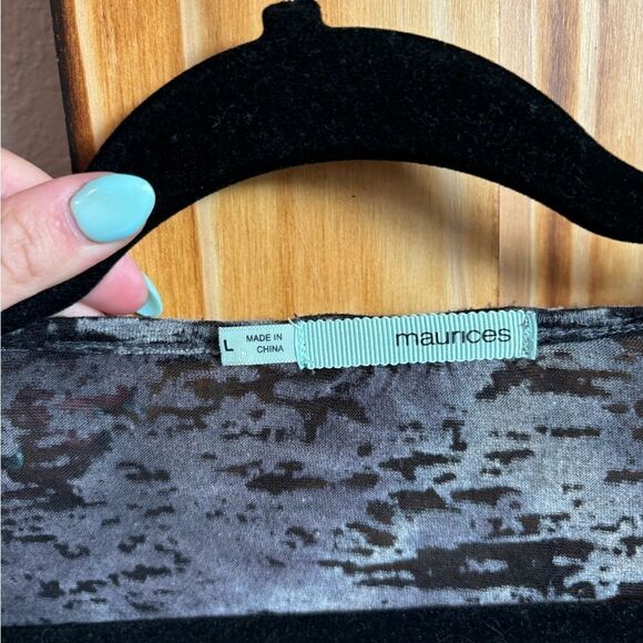 Tee   - Picture 3 of 3